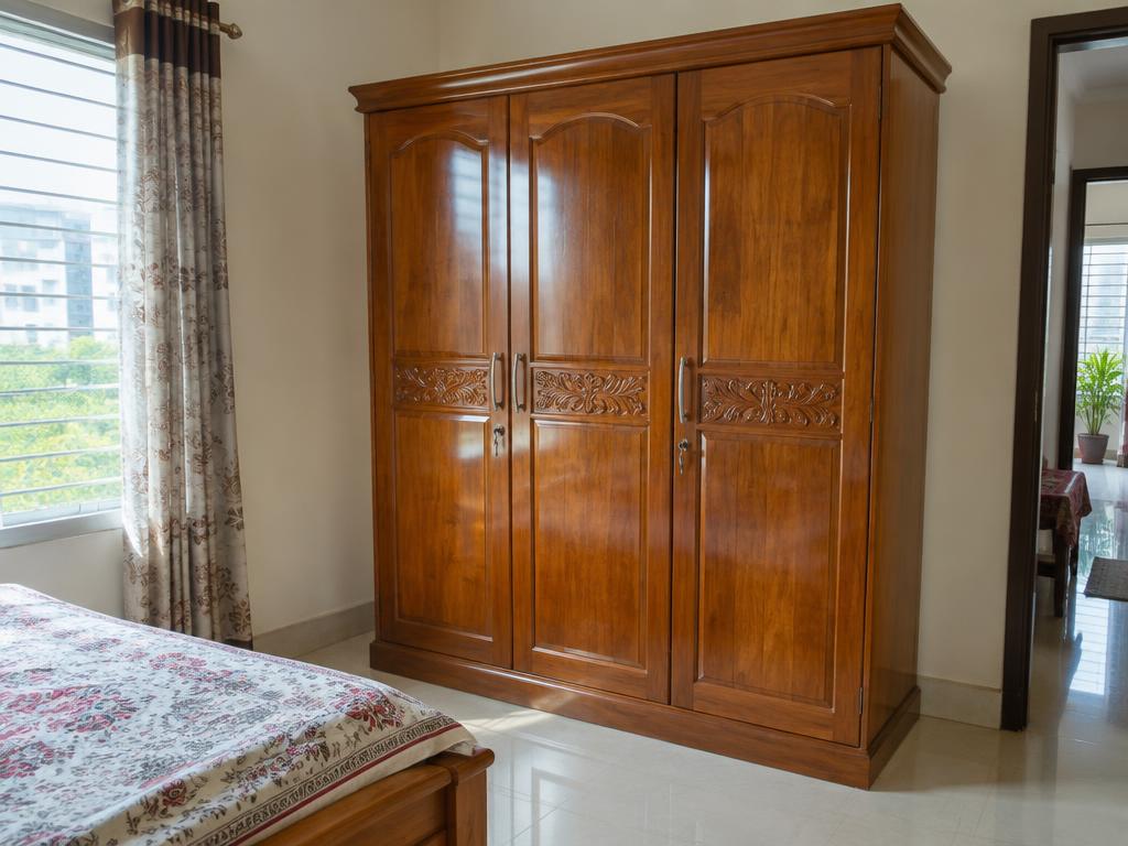 কাঠের ওয়ারড্রোব তৈরি